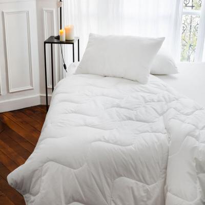 LINNEA Couette polyester harmonie fibre creuse silicon&eacute;e 4 saisons 240x220 cm - Blanc
