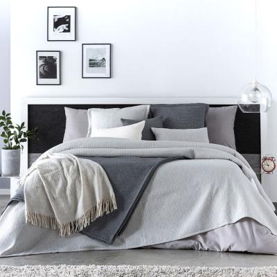 NAF NAF Couvre lit en coton perle 250x270