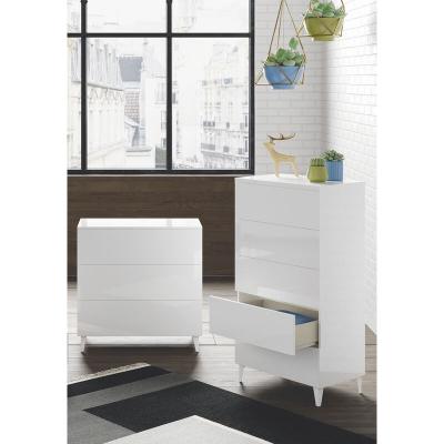 Commode &agrave; cinq tiroirs, coloris blanc brillant, 61 x 117 x 40 cm.