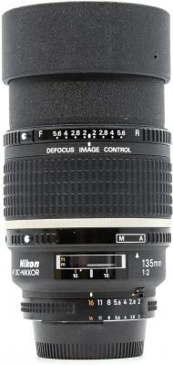NIKON  AF 135 mm f/2.0D DC objectif photo