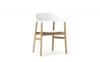 NORMANN COPENHAGEN  - Chaise &agrave; accoudoirs Herit, ch&ecirc;ne / blanc