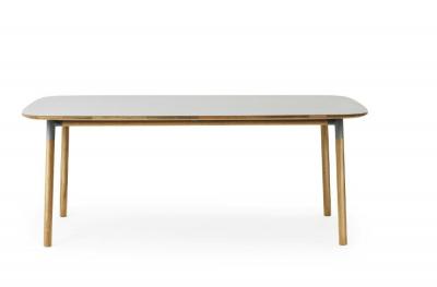 Normann Copenhagen Formulaire de table ch&ecirc;ne gris