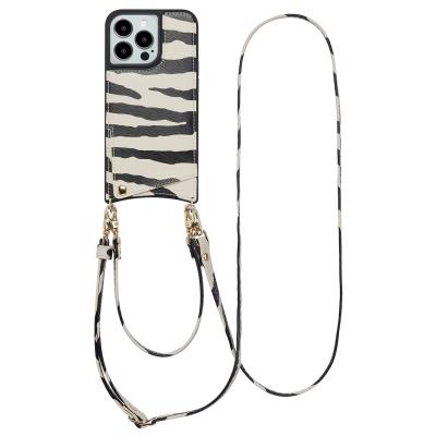 SELENCIA  Coque de t&eacute;lephone Nova avec cordon et porte-cartes iPhone 13 Pro - Zazzy Zebra