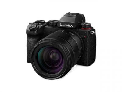PANASONIC Appareil photo Hybride Plein Format  Lumix S5D Noir + optique 28-200 