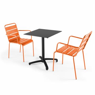  Ensemble table de jardin statifi&eacute; noir et 2 fauteuils orange
