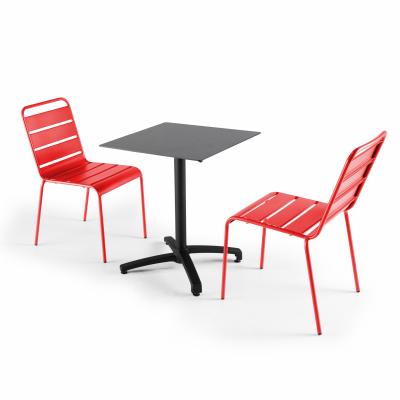  Ensemble table de jardin statifi&eacute; ardoise fonc&eacute; et 2 chaises rouge
