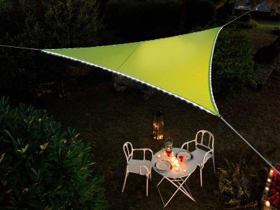 JARDILINE Voile d'ombrage triangulaire Leds solaires Vert + Adaptateur