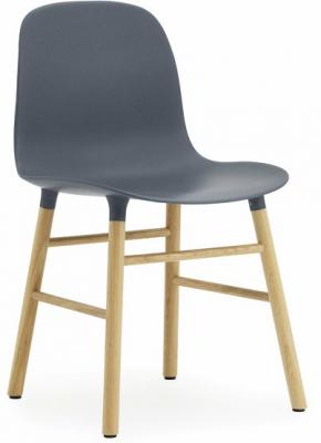 Normann Copenhagen Chaise Form avec structure en bois - bleu - Ch&ecirc;ne