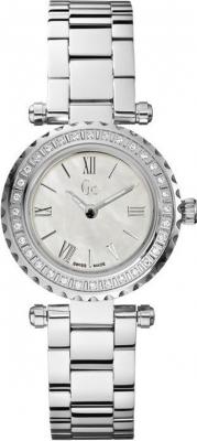 GUESS Montre Femme  Collection GC Mini Chic X70105L1S