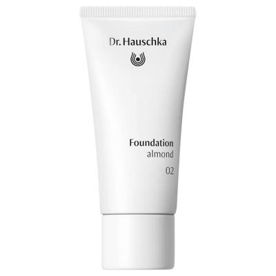 DR. HAUSCHKA  Fondation 02 amande, contenu 30 ml