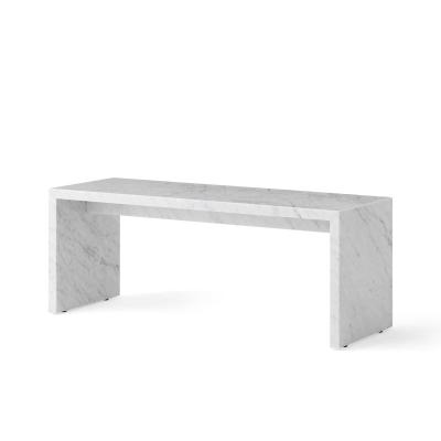 Table basse en marbre carrara 100 x 38 cm Plinth Bridge - Audo