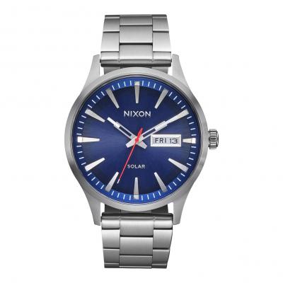 NIXON Montre sentinelle solaire en acier inoxydable 