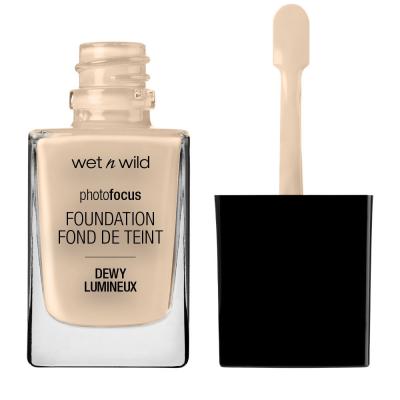 WET N WILD  Fond de teint Dewy Photo Focus Ivoire nu