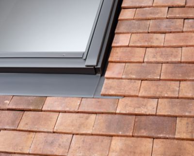 VELUX Raccord fen&ecirc;tre de toit simple sur tuiles plates  EDP SK06 gris