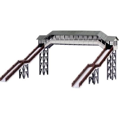 FALLER Mod&eacute;lisme ferroviaire HO : Passerelle couverte pour pi&eacute;tons 