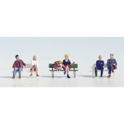 INCONNU Figurines TT &laquo; assises &raquo;