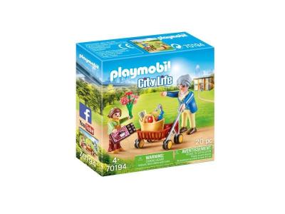 City life - petite fille et grand-m&egrave;re