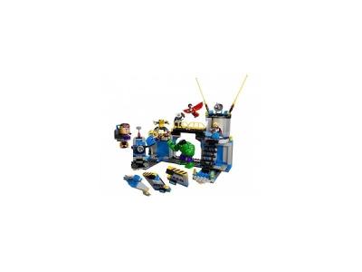 LEGO Super Heroes Marvel 76018 La destruction du labo 