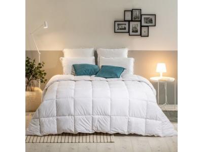 BLEU CALIN Couette tr&egrave;s chaude 220x240cm sensation duvet Marque Fran&ccedil;aise