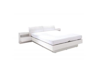 Lit adulte RENATO. Couchage 160x200 cm. Chevets int&eacute;gr&eacute;s avec LED. Sommier inclus. Coloris blanc
