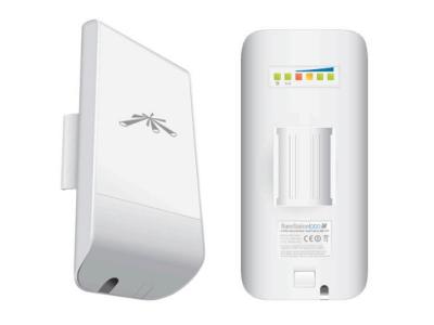 UBIQUITI  locom2 point dacc&egrave;s avec antenne 2,4 ghz blanc