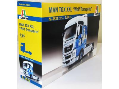 ITALERI  Man TGX XXL Wolf Transport pi&egrave;ces