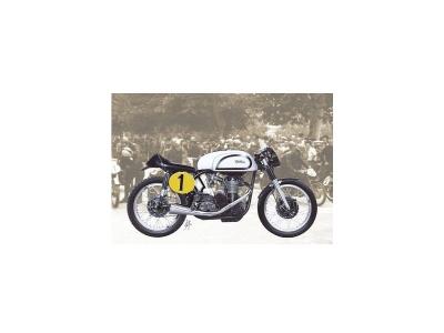 ITALERI Maquette  Norton Manx- 1/9 - Maquette de moto