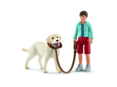 SCHLEICH Figurine - Promenade avec labrador retriever