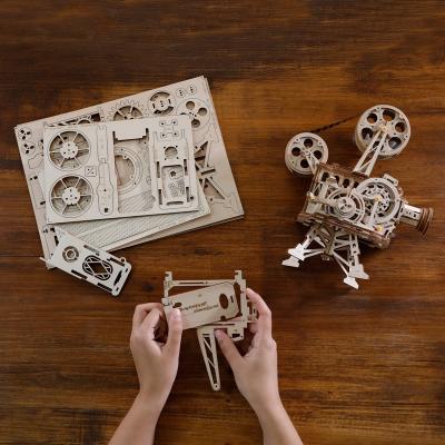  NATURE & DECOUVERTES MAQUETTE PROJECTEUR AVEC FILMS jeux jouet construction