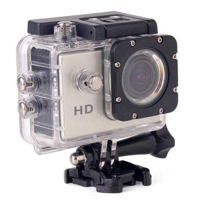 YONIS Mini Cam&eacute;ra Sport HD 720P Etanche 30M Ecran 1.5' Photos Vid&eacute;o Angle 140&deg; Argent + SD 8Go