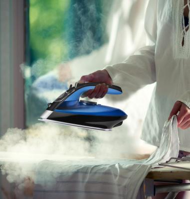 ROWENTA Fer &agrave; repasser vapeur sans fil de 0,25L 2400W noir bleu