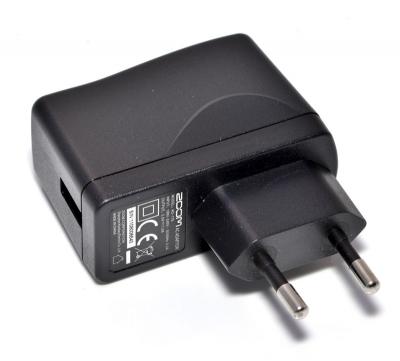ZOOM Adaptateur USB secteur  AD-17 pour R8 s&eacute;rie H et Q