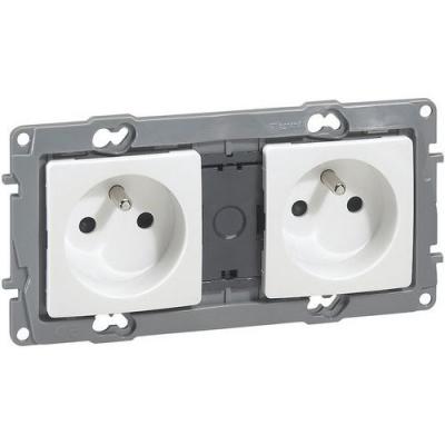LEGRAND Prise double pr&eacute;-cabl&eacute;e 2P+T Nilo&eacute; - 16A - Bornes automatiques